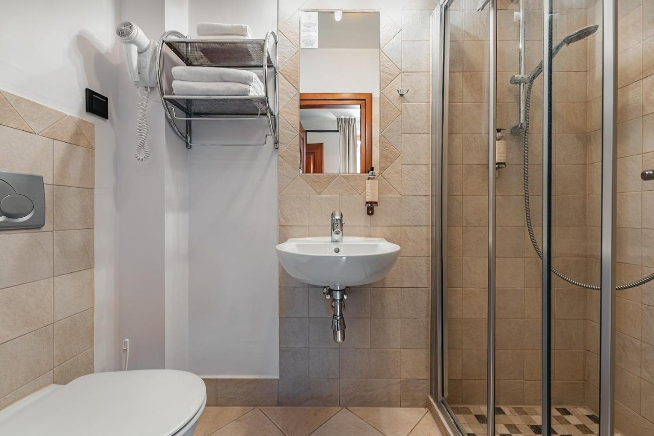 Hotel Batory 슈차브니차 외부 사진