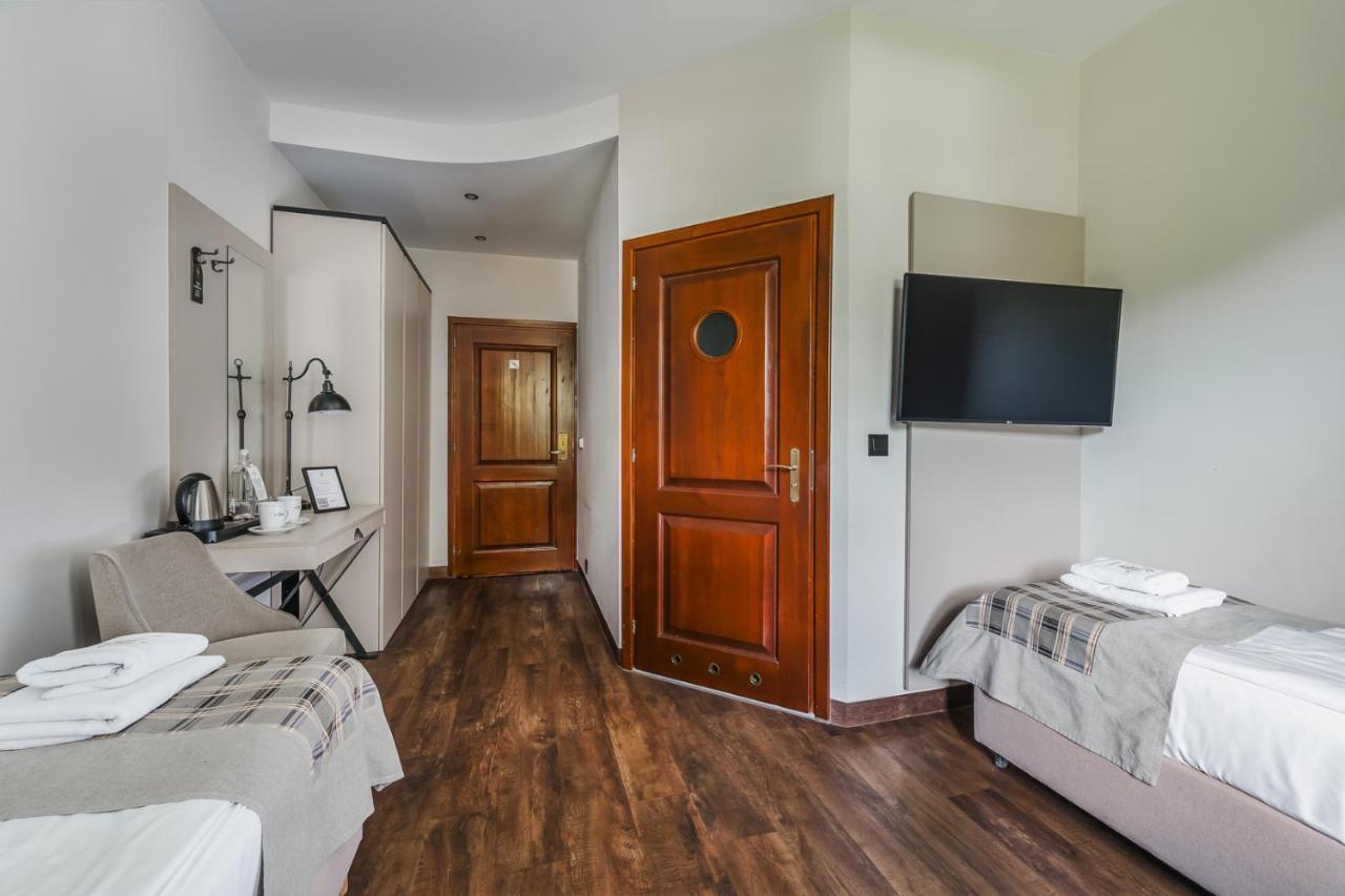 Hotel Batory 슈차브니차 외부 사진